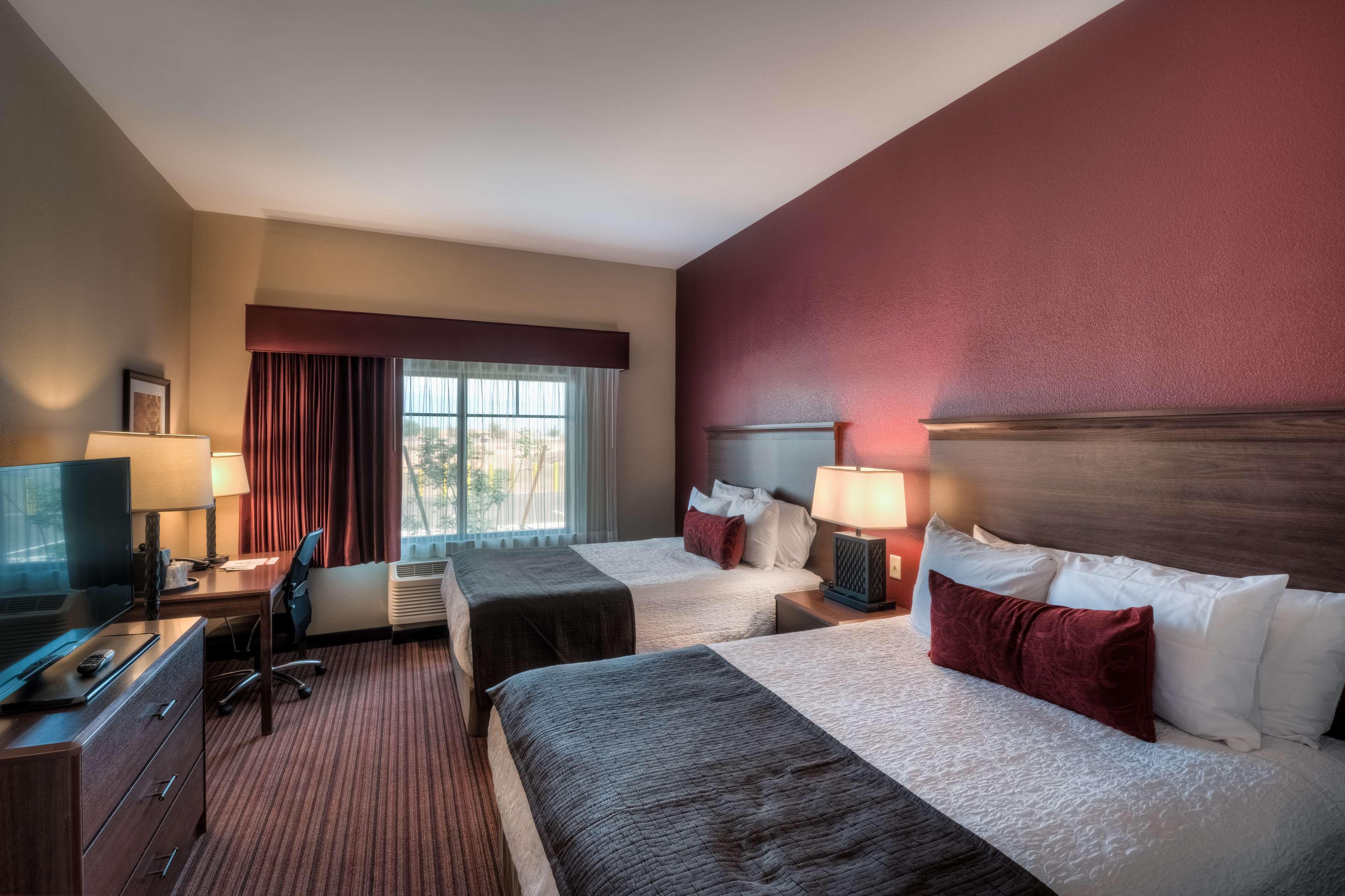 Best Western Plus Chandler Hotel & Suites מראה חיצוני תמונה
